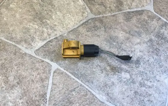 Mercedes-Benz E A207 Airbag deployment crash/impact sensor A2128210351