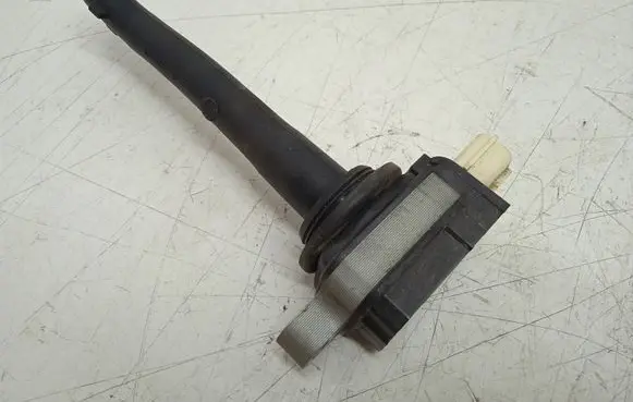 Renault Scenic III - Grand scenic III High voltage ignition coil 0221504030 1220703039