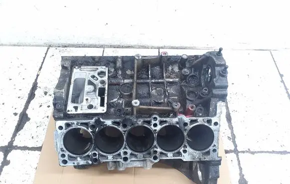 Volkswagen Phaeton Engine block Ayh 07z103021d
