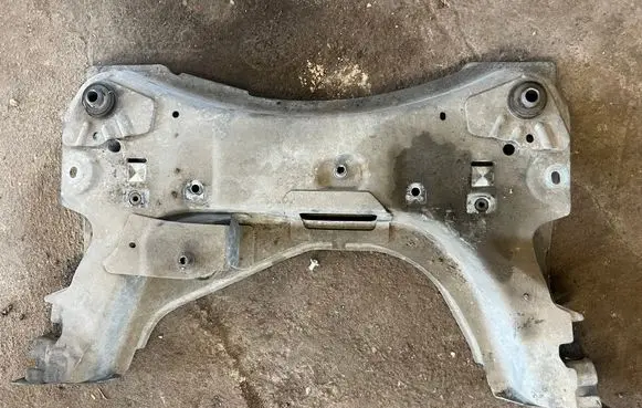 Renault Modus Front subframe 8200500492 820050049 82005004