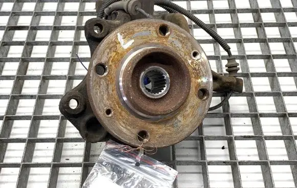 Peugeot 208 I Front wheel hub spindle knuckle