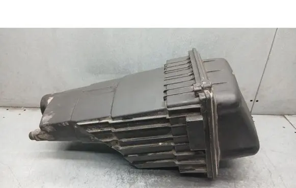 Peugeot 206 CC Air filter box 9634107180