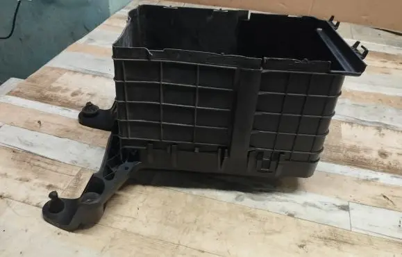 Volkswagen Touran I Battery box tray 1K0915333B