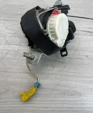 Dodge Nitro Front seatbelt 33052212D