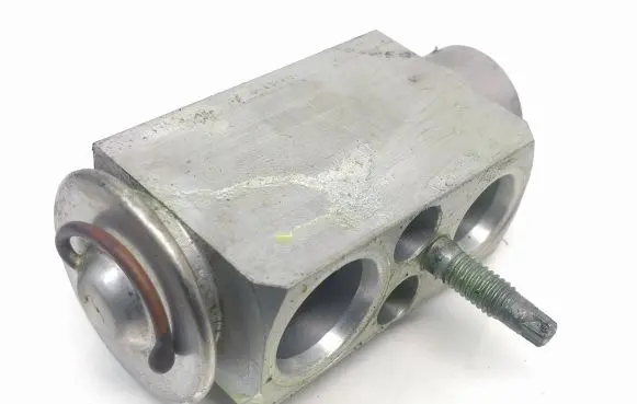 Air conditioning (A/C) expansion valve