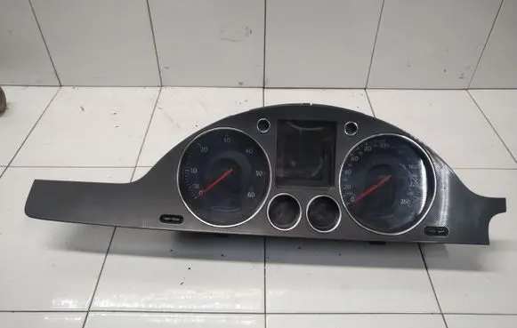 Volkswagen PASSAT B6 Speedometer (instrument cluster) A2C53194181