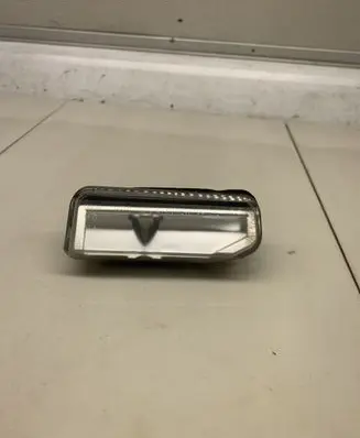 Lexus IS 200-300 Number plate light 0461385