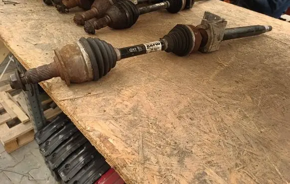 Opel Astra J Front driveshaft 13335142
