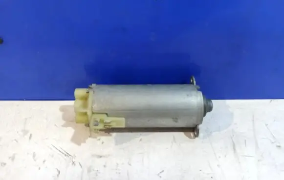 Volvo S80 Seat adjustment motor 31306499 013002530