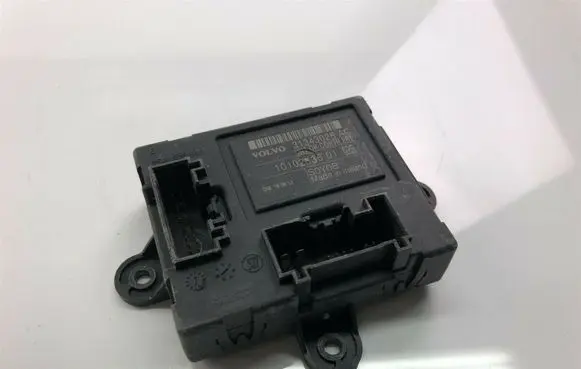 Volvo XC70 Other control units/modules 31343025AC S137
