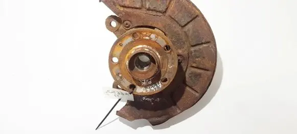 Volkswagen Golf V Front wheel hub