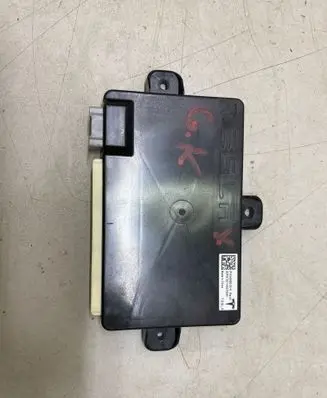 Tesla Model X Door control unit/module 104549000H PGT201140075380