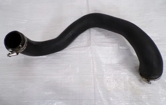 Ford Kuga II Intercooler hose/pipe FV416F072AE