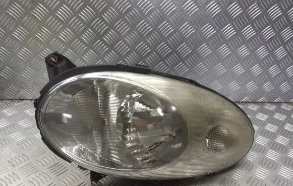 Nissan Micra Headlight/headlamp 89009188