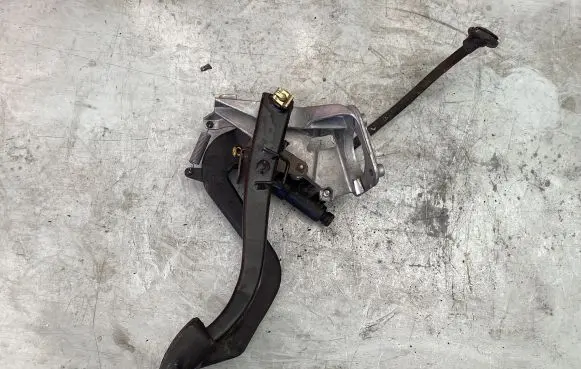 BMW 3 E46 Pedal assembly 35112229128 2229128