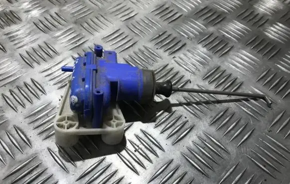 Audi 100 200 5000 C3 Central locking vacuum pump 