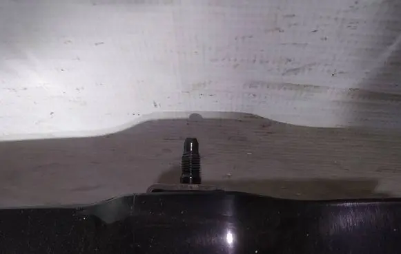 Mazda 5 Tailgate/trunk/boot hinge