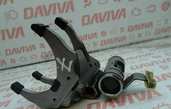 Gear selector/shifter in gearbox
