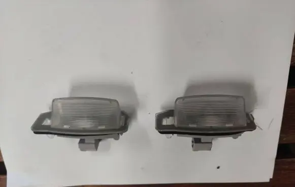 Mitsubishi Outlander Number plate light