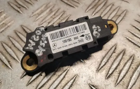 Mercedes-Benz C W203 Airbag deployment crash/impact sensor 0018209126