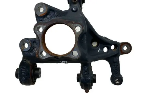 Rear wheel hub spindle/knuckle