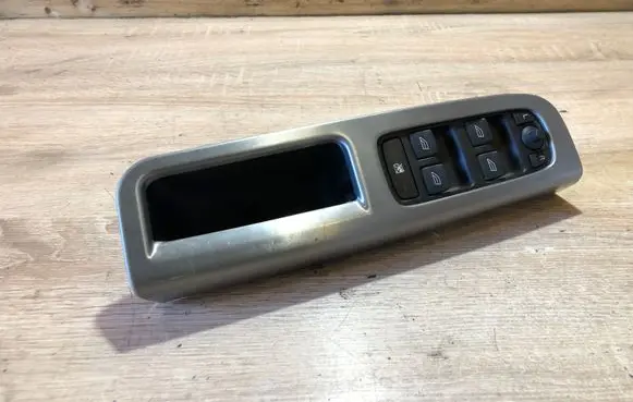 Volvo S40 Electric window control switch 8663817