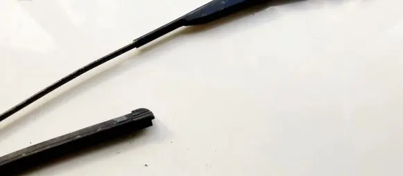Peugeot 406 Front wiper blade arm 8000569710