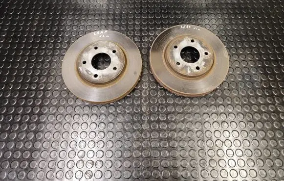 Nissan Leaf I (ZE0) Front brake disc