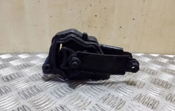 Volvo XC70 Engine mount bracket 6G926P082LB