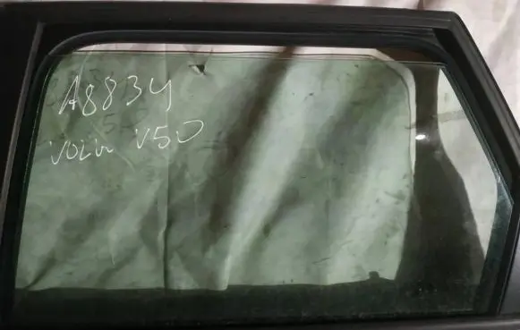 Volvo V50 Rear door window glass