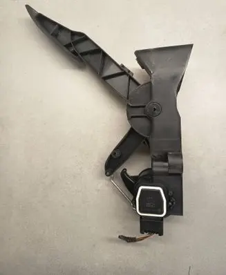 Mercedes-Benz A W169 Accelerator throttle pedal A1693000304 000895 260106