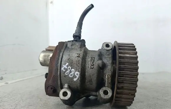 Renault Clio III Fuel injection high pressure pump