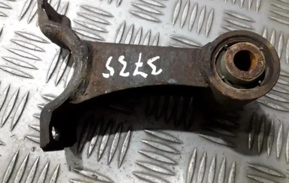 Mercedes-Benz ML W163 Engine mount bracket