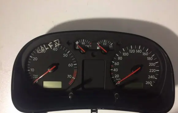Volkswagen Golf SportWagen Speedometer (instrument cluster) 110008917022 1J0919881B