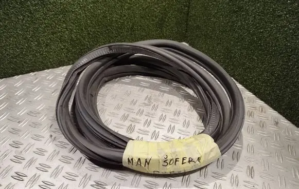 Man TGE 1gen Rubber seal front coupe door 