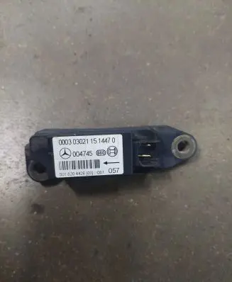 Mercedes-Benz CLK A209 C209 Airbag deployment crash/impact sensor 0018204426 004745