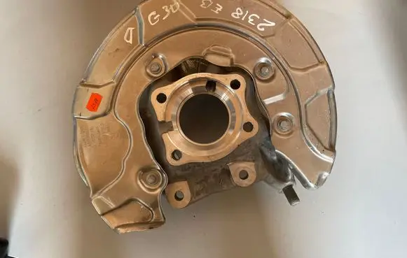 BMW 5 G30 G31 Rear wheel hub 6866338