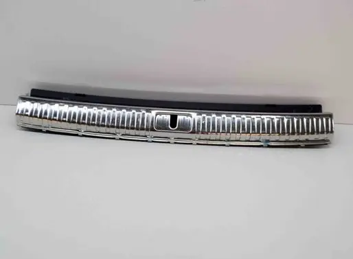 Trunk/boot sill cover protection