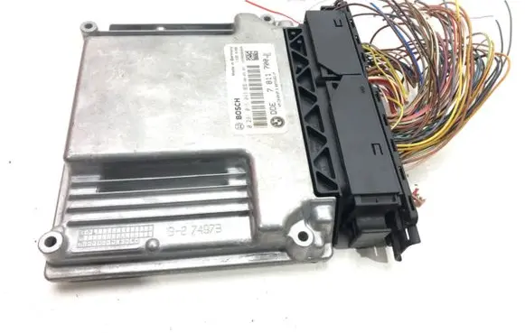 BMW 3 E90 E91 Engine control unit/module ECU 7811700