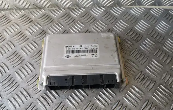 Nissan Almera N16 Engine control unit/module 0281010809 23710BN302