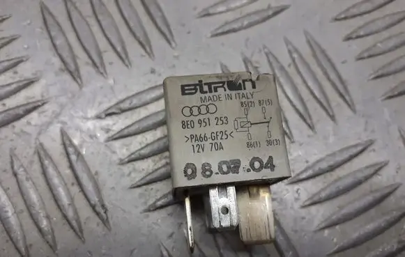 Audi A6 S6 C6 4F Other relay 8E0951253