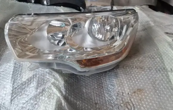Citroen C4 II Headlight/headlamp 9687308280