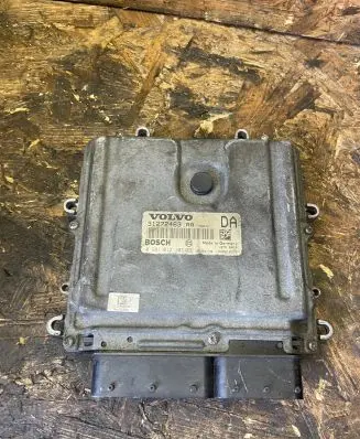 Volvo C30 Engine control unit/module 31272463AA 0281012103