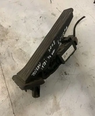 Volkswagen Touran I Accelerator pedal position sensor 