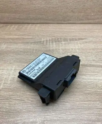 Volkswagen Golf VII Gateway control module 1K0907530T 1K0907951