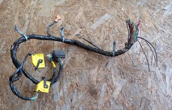 Fiat Freemont Left interior wiring harness A0475456828 0485453328