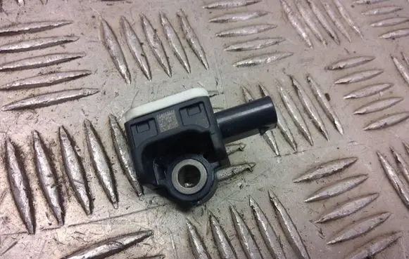 Mercedes-Benz A W176 Airbag deployment crash/impact sensor a1668210151