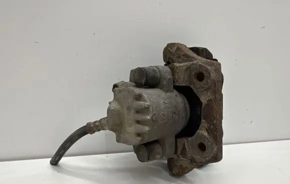 BMW 5 E60 E61 Rear brake caliper 11817100221 740432 957