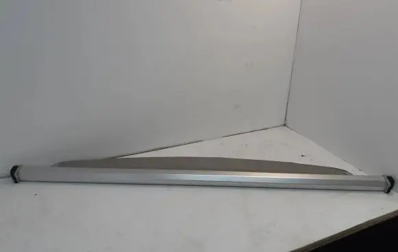 Toyota Prius (XW30) Parcel shelf load cover 