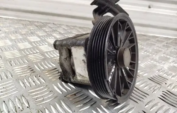 Volvo XC90 Power steering pump